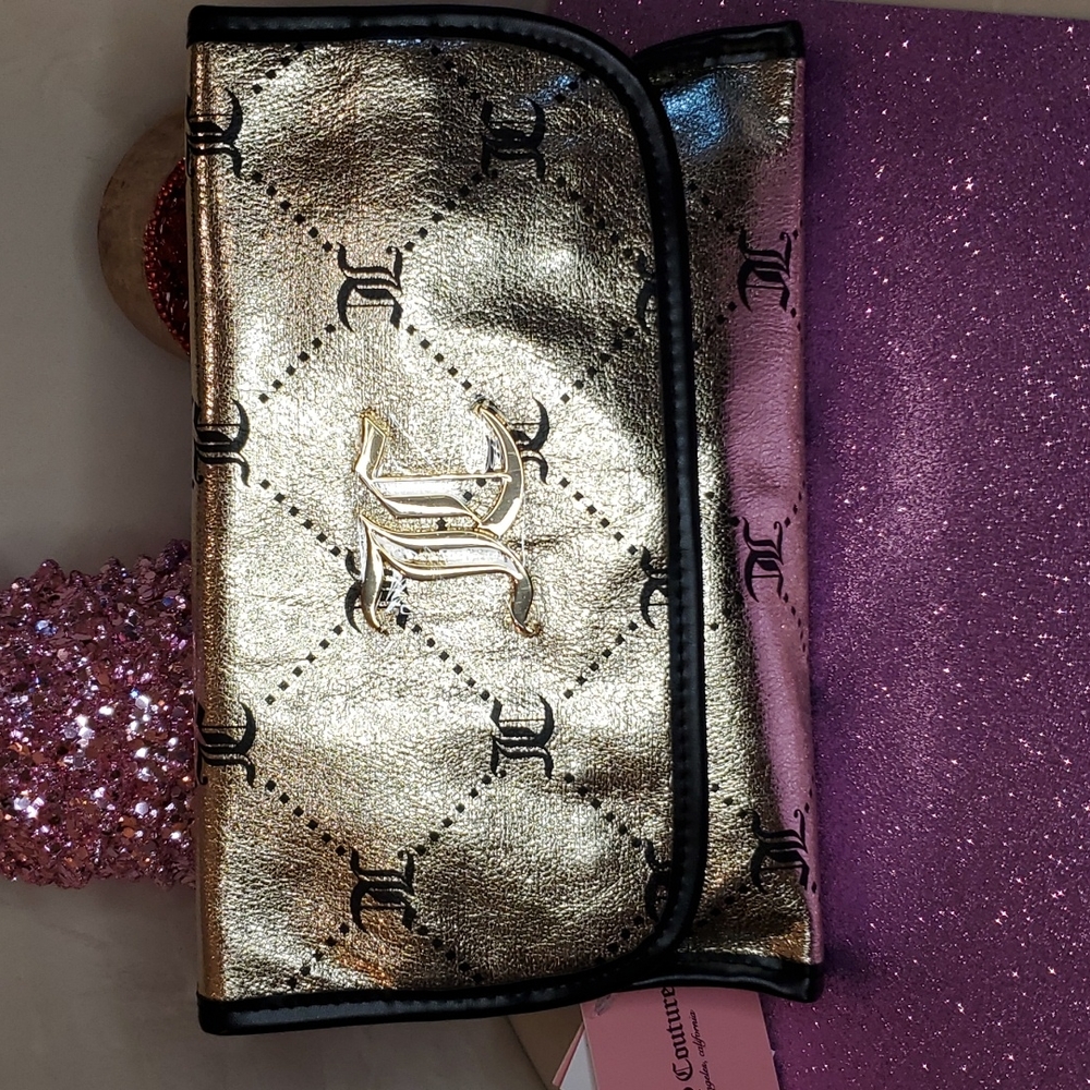 Juicy Couture 💘NWT💘 Shiny Gold Metallic Cosmetic Travel Bag with Hanger!